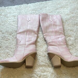 Gorgeous pink faux snakeskin leather cowboy boots. Brand new!